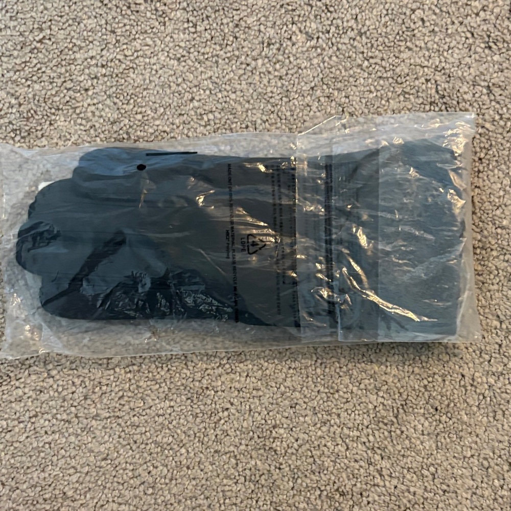 Nordstrom Black Gloves - Picture 2 of 5